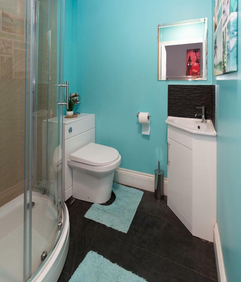 3 Bedroom Apartment Newcastle City Centre ภายนอก รูปภาพ