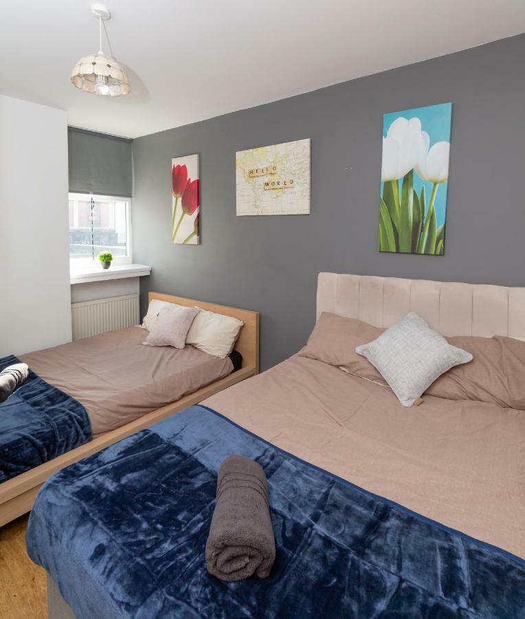 3 Bedroom Apartment Newcastle City Centre ภายนอก รูปภาพ